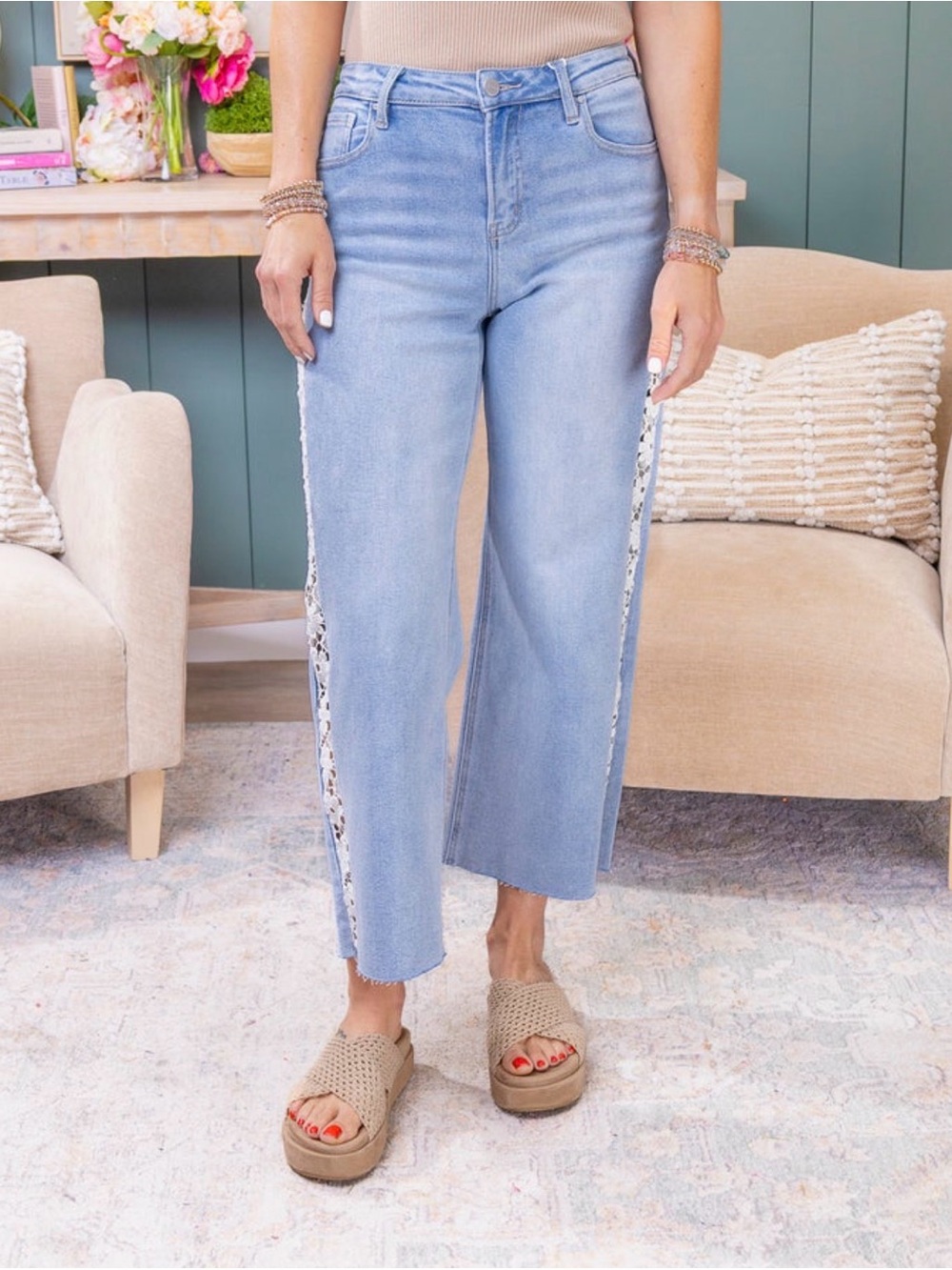 NWT Risen High Rise Crop Wide Leg Jeans with Flower Lace Side Panels Size 9 - Picture 5 of 6